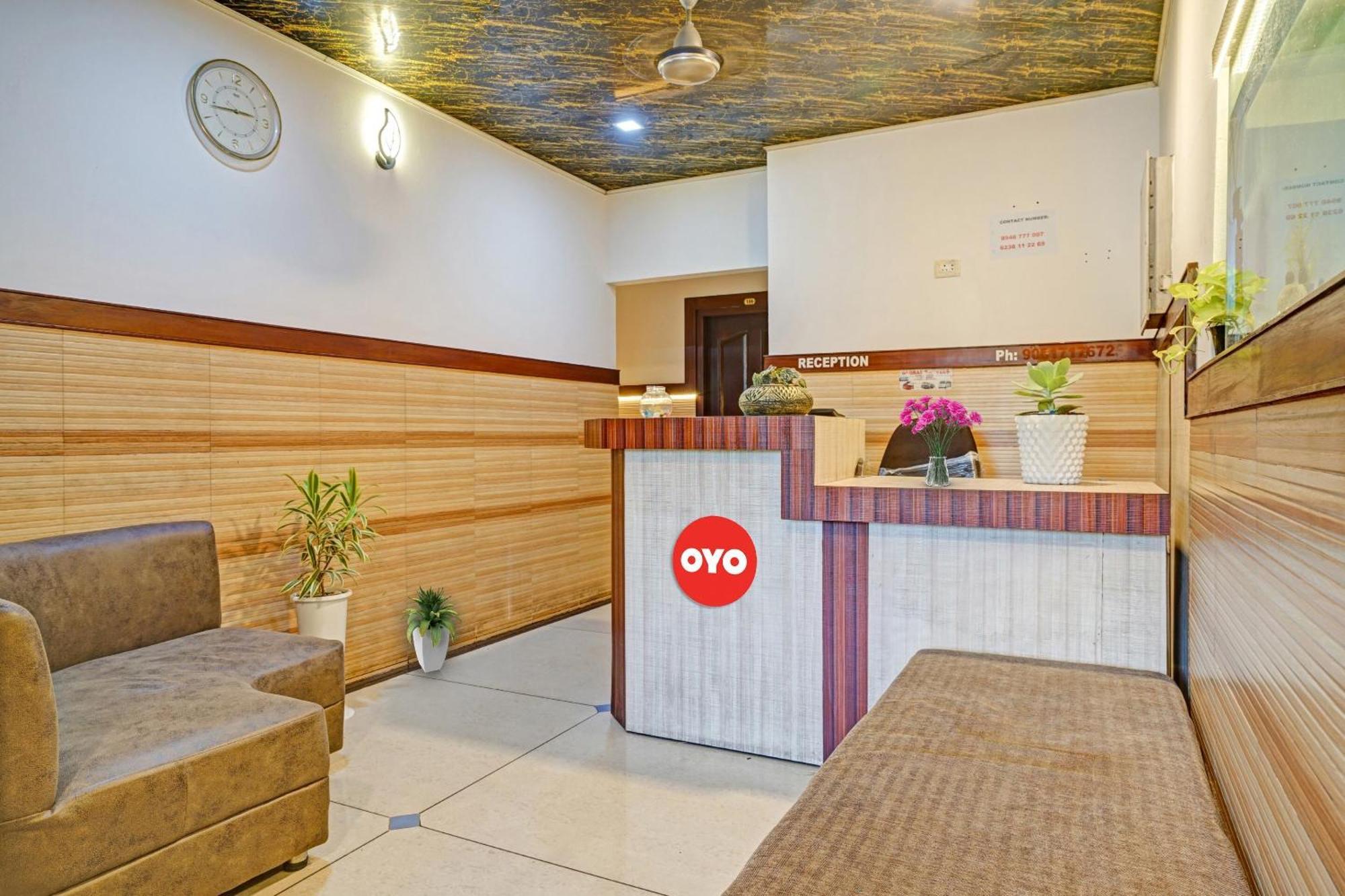 Oyo Flagship Mezban Grand Suites Kochi Exterior photo